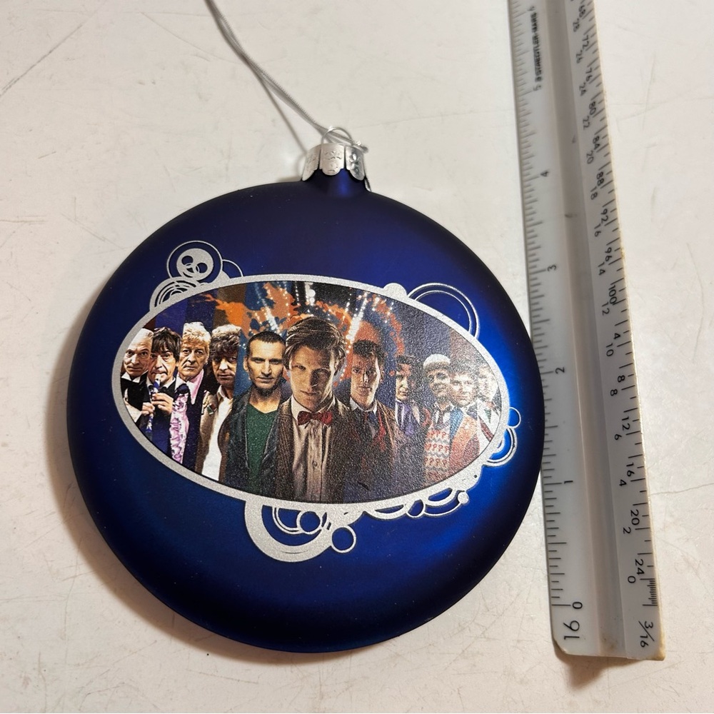 Doctor Who handcrafted glass Christmas tree ornament - Picture 7 of 8